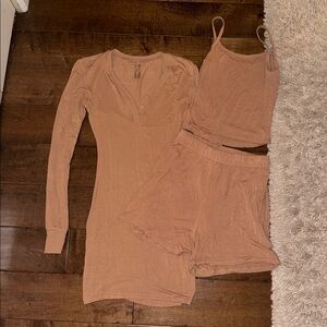 SKIMS SLEEP HENLEY DRESS, TANK, SHORT BUNDLE LIMITED EDITION: OCHRE XS